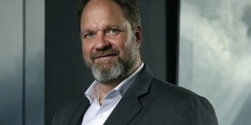 Equitativa Emirates REIT Dubai commercial properties skyline