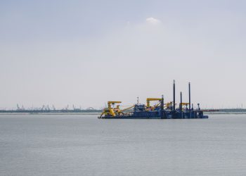 A Massive Relief: Oil Prices Plummet as the Middle East Prepares for Strait of Hormuz Reopening