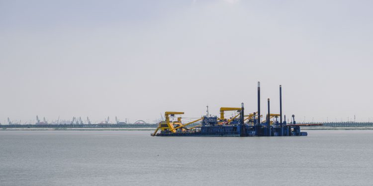 A Massive Relief: Oil Prices Plummet as the Middle East Prepares for Strait of Hormuz Reopening