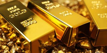Spot Gold Holds Steady Near Two-Week High Amid Shifting Federal Reserve Expectations