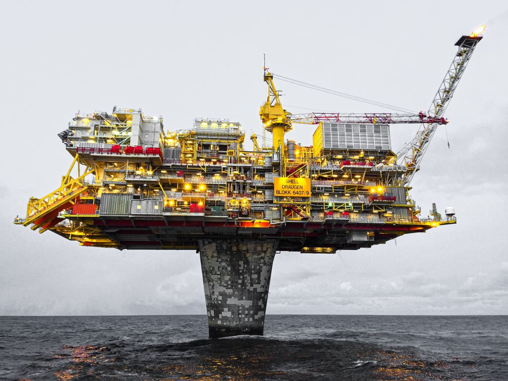Oil Prices Edge Higher as Middle East Tensions Boost WTI and Brent Crude.