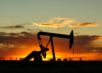 Oil Markets Tumble as Brent Crude Leads a Dramatic Mid-Week Sell-Off